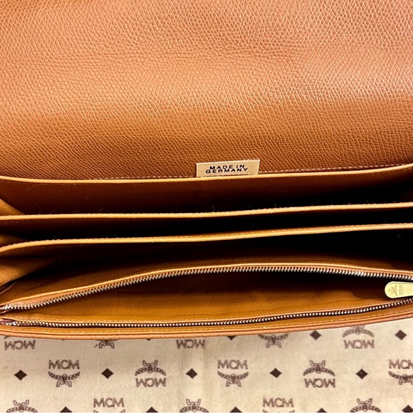 Pre-Loved Vintage MCM Leather Clutch / Wristlet - Picture 9 of 14